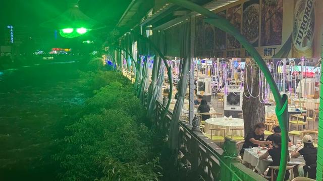 流光溢彩！“幸福安逸城”又添夏夜新图景