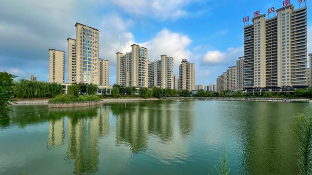 商视界丨柘城县：容湖夏日碧水蓝天间的生态画卷