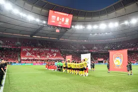 久事集团从股东中退出，上港集团拥有浦东足球场100%股权图片