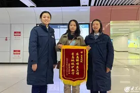 地铁与乘客的“双向奔赴” 是青铁人收到最宝贵的新年礼物图片