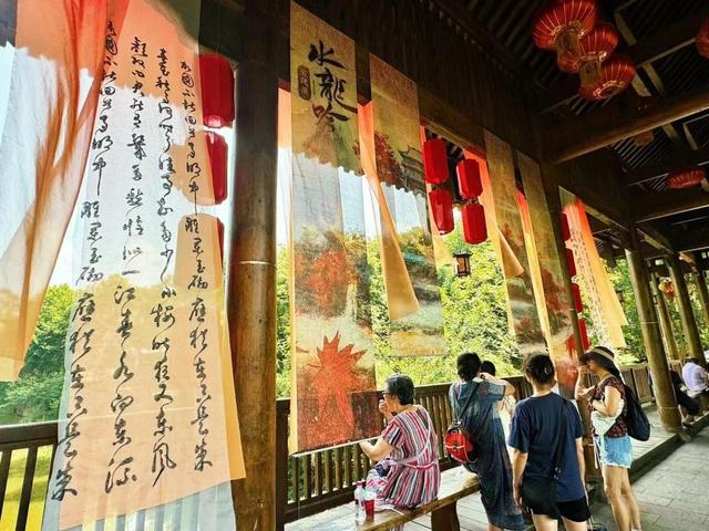 赴明月之约，庆盛世华诞，成都文旅邀您共度双节
