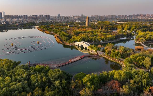 美丽中国丨塞上湖城秋意浓