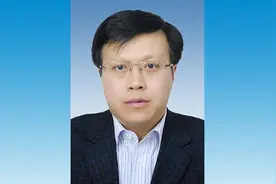 山东大学党委副书记王君松履新山东科技大学党委书记图片