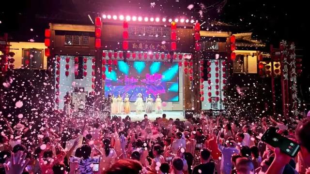 江西跨年攻略出炉！烟火、演唱会、非遗巡游……解锁 N 种新年打开方式