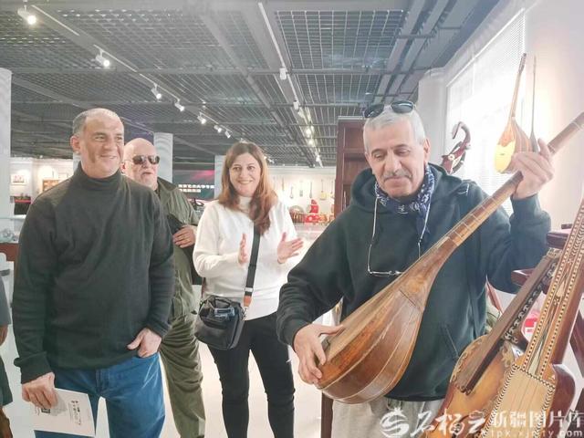 “会把真实的新疆故事讲给各国朋友听”