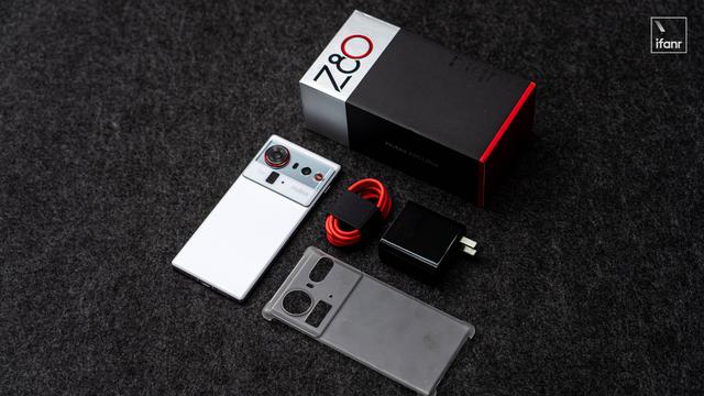 努比亚 Z80 Ultra 体验：更新超大底三摄，可能是影像性能最强的游戏手机