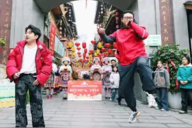 喜气洋洋！京东快递携手贵州桐梓“村晚”迎小年图片