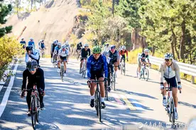 全程八公里累计海拔爬升四百米，山海骑遇自行车爬坡赛在崂山开赛图片