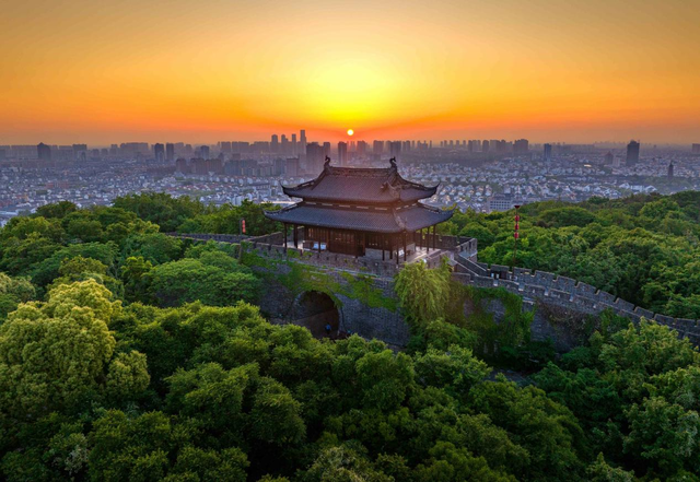 小城看中国⑲｜江苏常熟：乘户外经济东风，“时尚常熟”闯新路