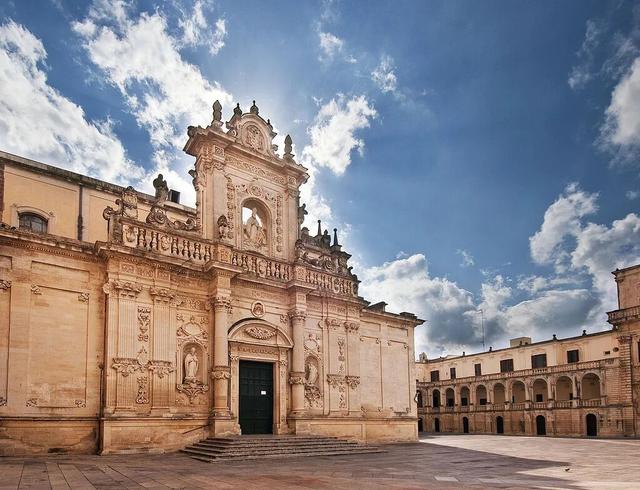 意大利“靴跟”上的宝藏小城，欧洲人私藏的快乐老家