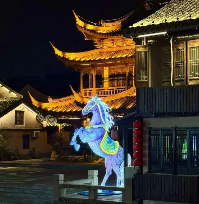 到奉贤·过大年｜青溪幻境，马年灯启，走！抢先探营，看老街被“马灯”悄悄点亮