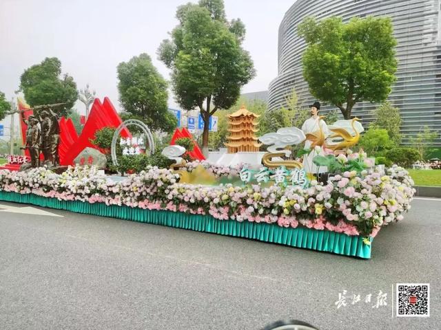 刚刚现身武汉街头，现场劲爆！“手机内存都不够用了”