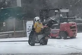 “送餐超时，还收到‘打赏’”……济南外卖小哥风雪中送餐收获温暖图片