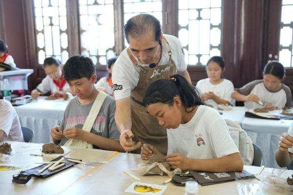 鄂藏疆桂四地学子研学龟山，感受武汉多元魅力