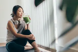 “甜蜜”是负担，油腻要少碰，管住嘴迈开腿，代谢平衡过年美图片