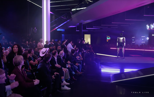 特斯拉股东大会引爆科技圈：自动驾驶安全性超人类10倍，2026年迎机器人与Cybercab量产潮