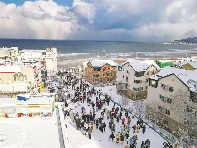 “雪窝”再登“热搜”：一场暴雪如何重构冬游叙事？