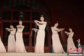 以唯美舞剧展悠久陶瓷文化《唯我青白》将在京首演图片
