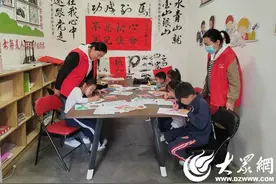 梁山县水泊街道青龙山社区水泥厂家属院党支部开展儿童绘画活动图片