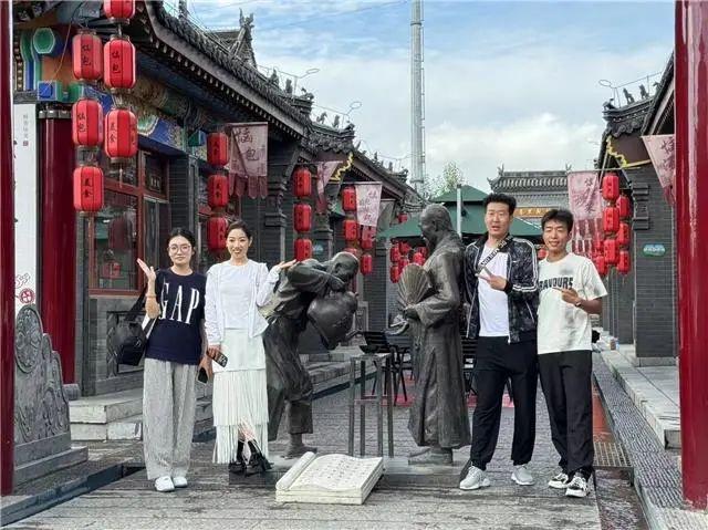 新城区举办“会聚良缘·露营初见”青年交友联谊活动