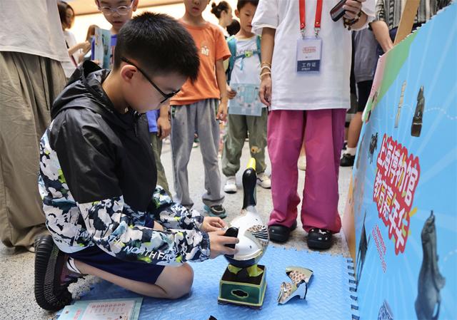 寓教于乐，上博东馆教育嘉年华为青少年开启文博奇遇