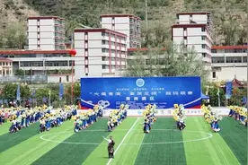 青超联赛黄南赛区黄南热贡艺术队主场2:1战胜海北祁连山藏羊队图片