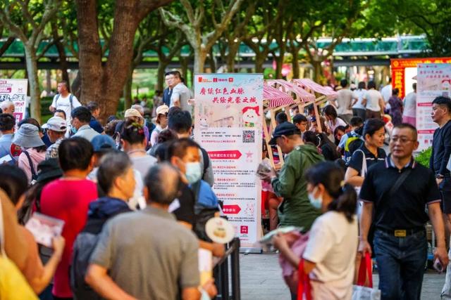 “红途”快闪携手随申办相约百代小楼，丰富红色文化体验掀起打卡热潮