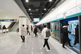 京港地铁17号线南段正式实现FAO系统全自动载客运行图片