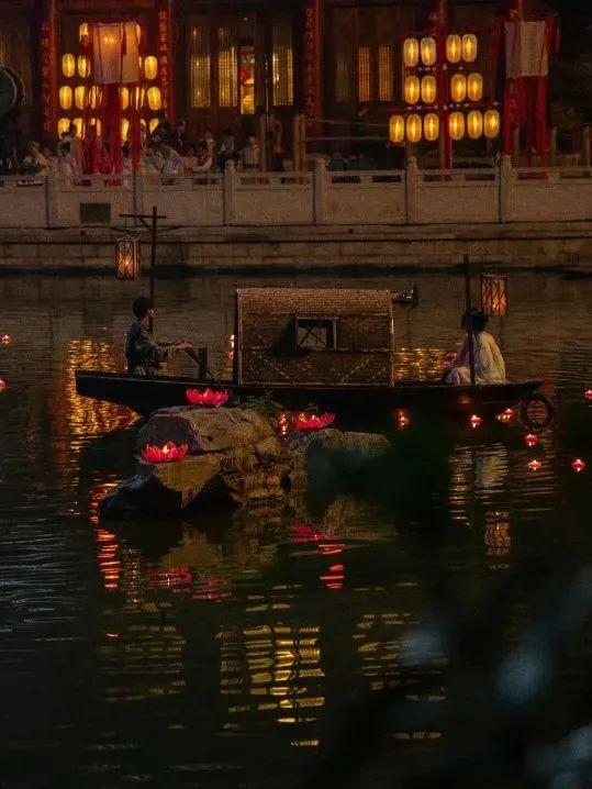 今儿起，在洛阳能边坐地铁边摸「文物」啦！