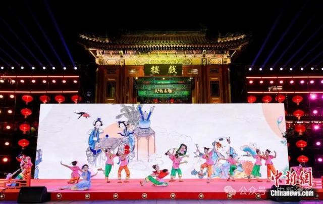 人这一辈子，一定要来天津听一场桥边音乐会！