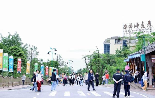 国庆必冲！一定要去次瓦屋山！