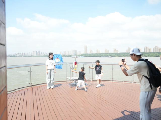 “水韵江苏”新名片：长江游轮“夜模式”激活金陵文旅消费活力