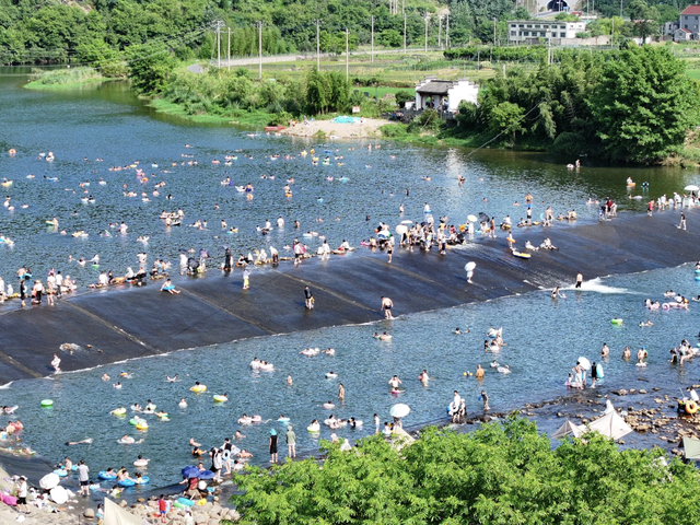 暴降20℃！杭州这里涌入上万人！“一待就是一整天”