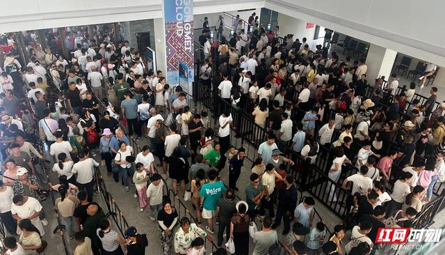 6天接待超8万人次！ 雪峰山索道点亮湖南文旅新版图