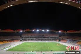 2025中国足球乙级联赛：兰州陇原竞技队主场迎战山东泰山B队图片