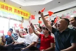 衡阳妹子周雅琴平衡木摘银 省队教练：为她高兴，完全展示自己图片