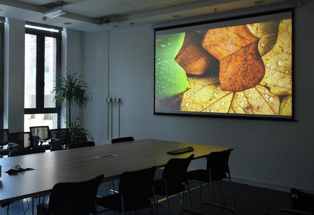 高亮/长效/易维护 优派LSD400W激光投影机评测