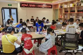 “芬芳九月，礼颂师恩”丹湖社区孩子们用手工画向老师表白图片