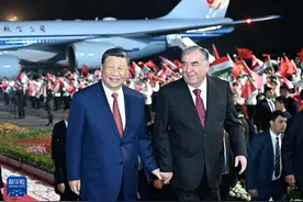 习近平抵达杜尚别开始对塔吉克斯坦进行国事访问图片