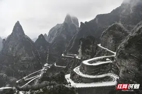 迎战大寒潮｜天门山迎龙年首场大雪 景区多措并举保安全图片