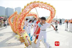 赛龙舟、裹粽子、制香囊 徐州端午民俗文化大集端出节日盛宴图片