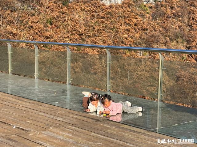 印江：暖阳映翠岭 赏景正当时