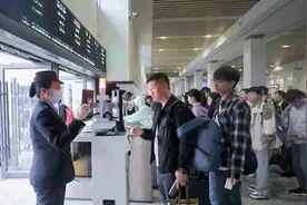 安康铁路部门多措并举应对清明小长假客流图片