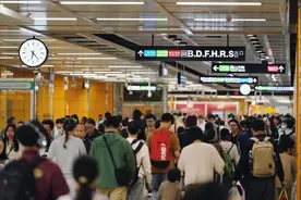 4天延长部分线路收车时间，广州地铁“五一”加时加车图片