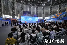 28家国际组织来南京宣讲，青年学子有直通联合国的实习机会图片