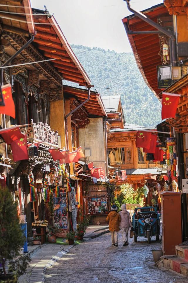 开通两周年！这趟民族风动车别错过！