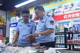 “五一”假期，海口市场监管部门监管“不打烊”图片