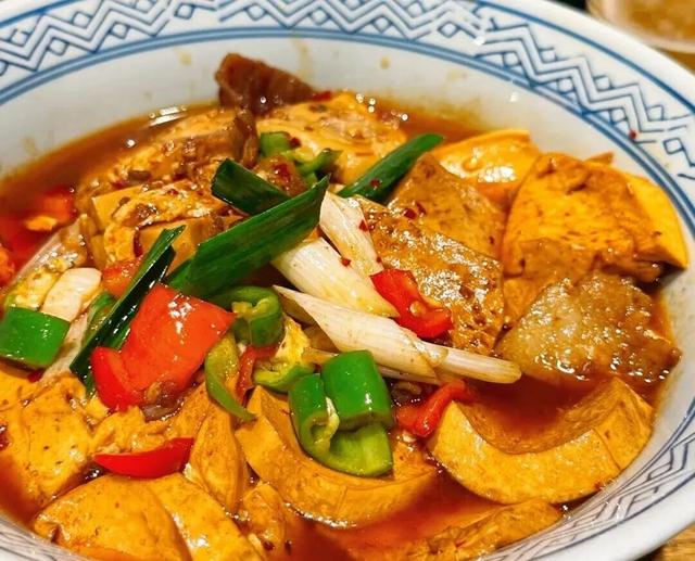 杭衢高铁正式运营！前方抵达“最不浙江”城市，逛吃超上头