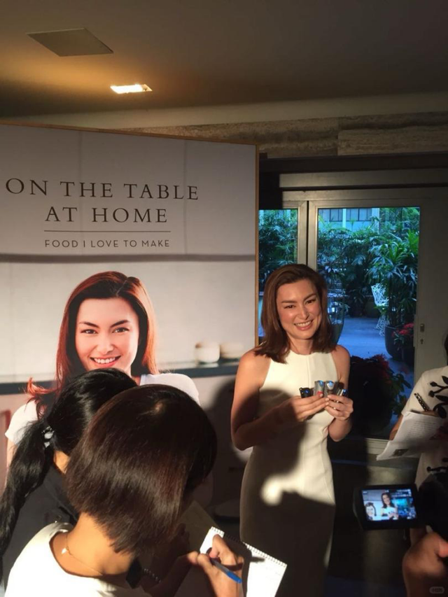 迷倒谢霆锋的玉兰油姐姐，25年后变成这样了？