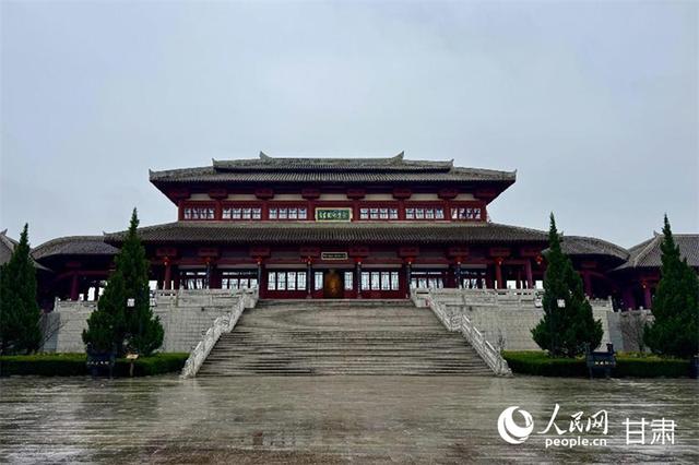 行进中国｜崆峒山下新城景：一座山激活一座城